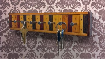 DIY Recycled Wood Key Rack