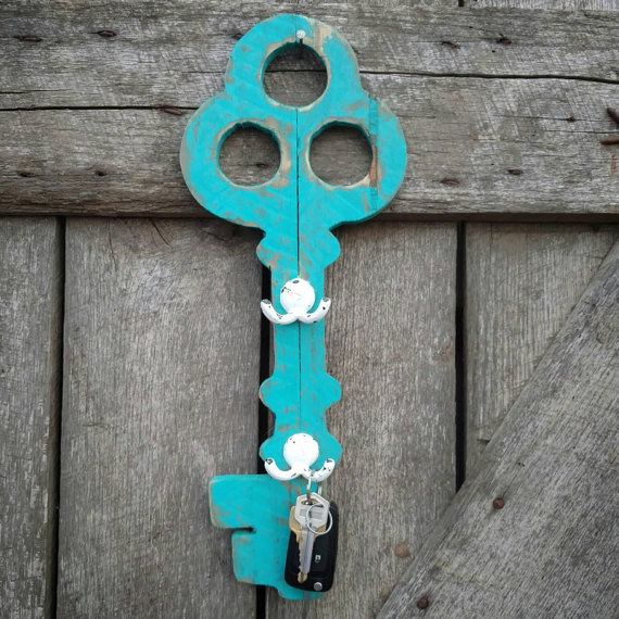 big wooden key holder key design