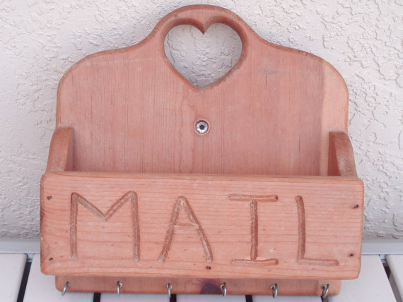 heart shape wooden key rack with place for mail