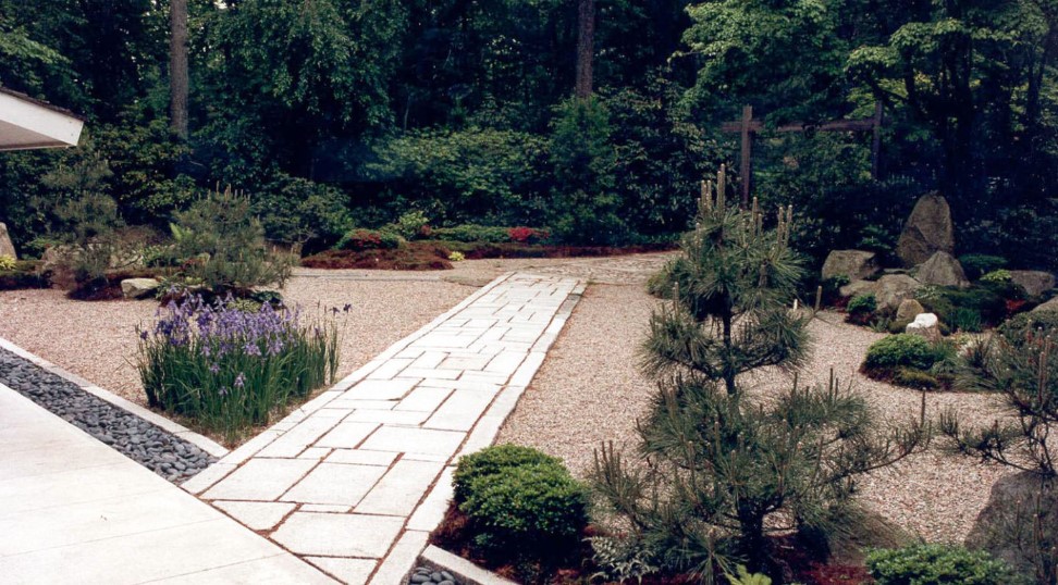 pathway in a tranditional japanese garden courtyard