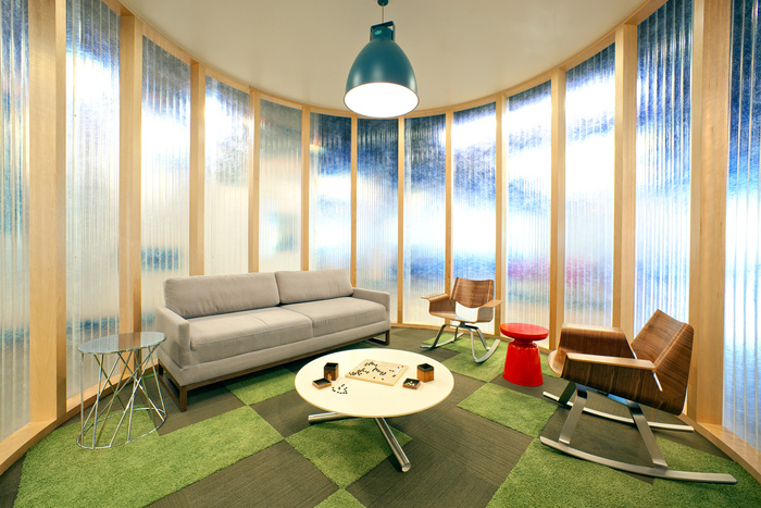 relaxing-area-AoL-HQ-interior-photo