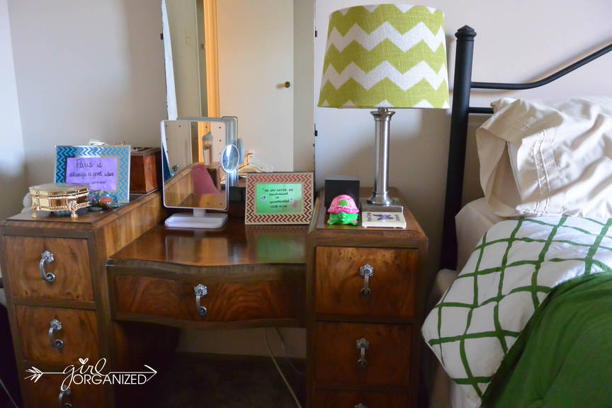 spring cleaning for small bedroom by girl organize