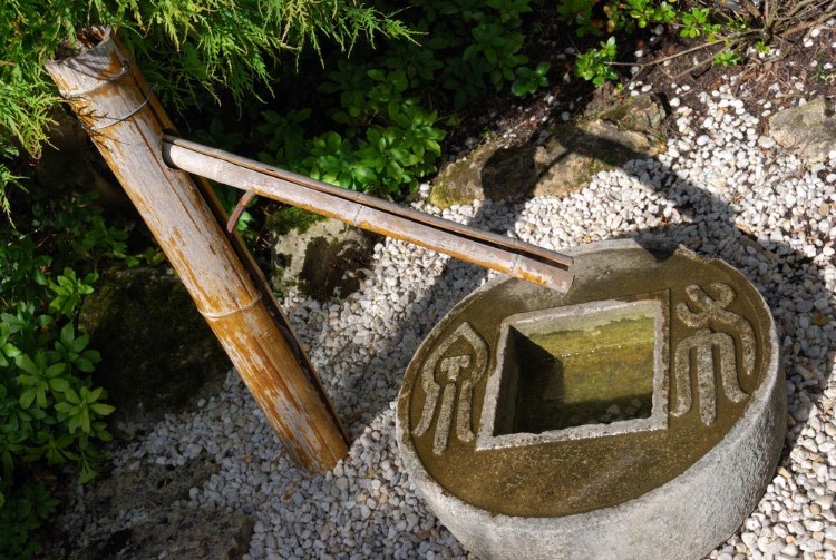 traditional outdoor japanese water fountain