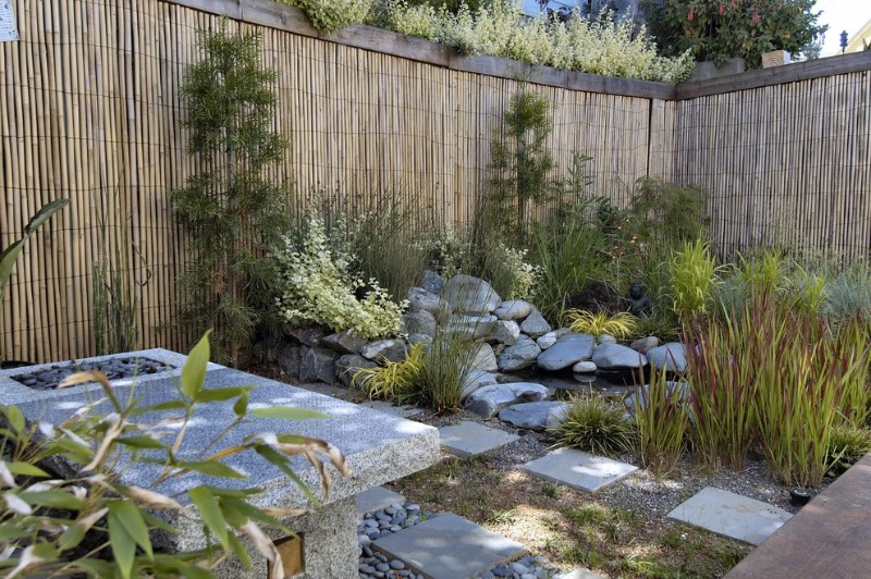 bamboo fence for backyard garden for privacy purpose of a residential home