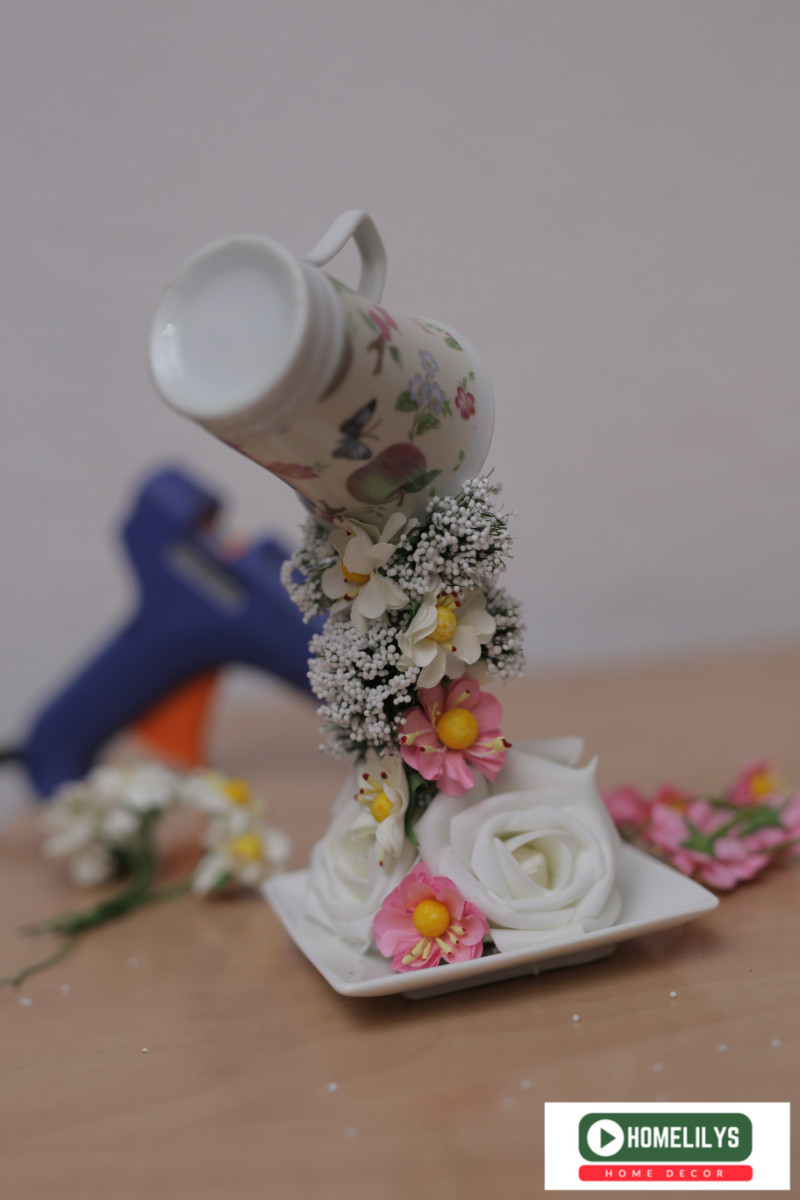 cover the wire with flowers decoration to make floating cup look real