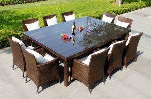 outdoor patio dining trable in rectangular shape