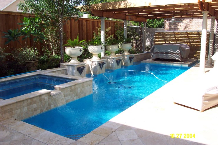 beautiful back yard swimming pool design for luxury house
