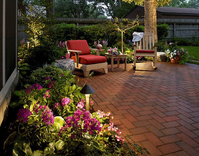 small yard with red rose garden design ideas