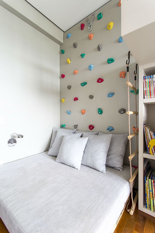 single kid bedroom rock climbing wall decor ideas