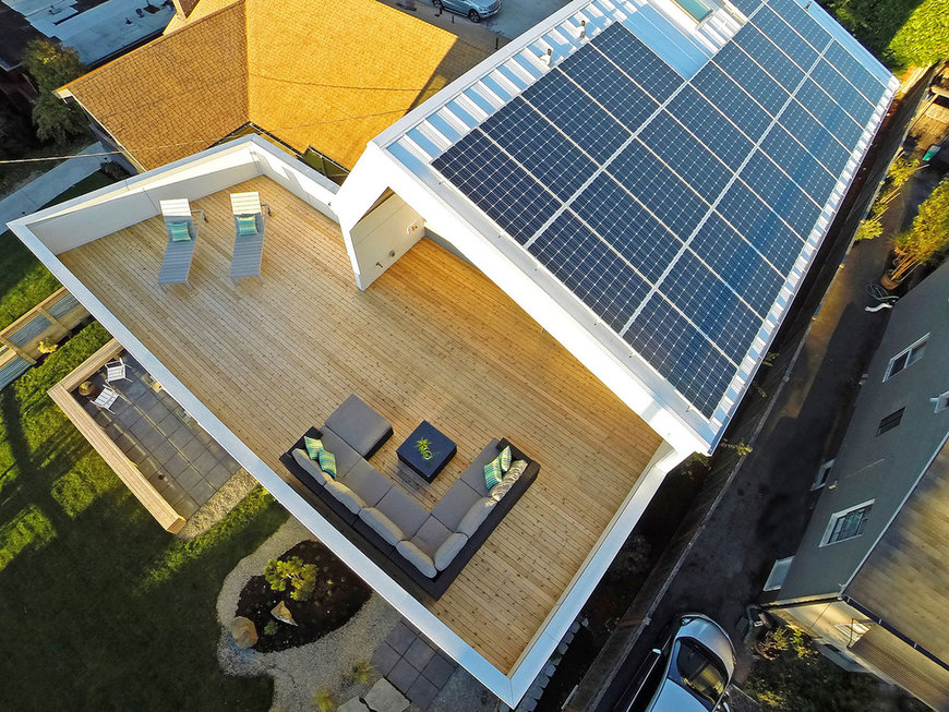 beautiful solar panel on roof home owner Australia