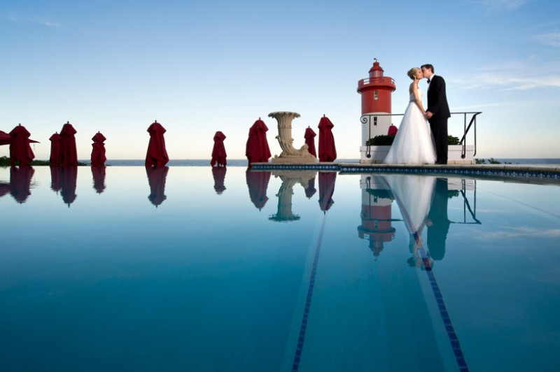 infinity pool wedding photo by Oyster box