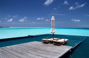 rangali island maldives infinity pool right in the sea