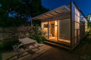 cabin tiny home from Chile