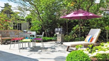 backyard garden cantilever umbrella decor