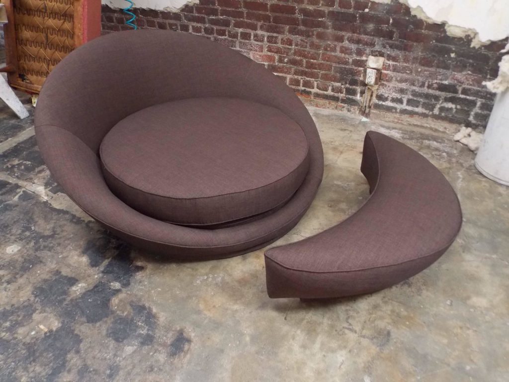 Round couch with Ottoman and recliner